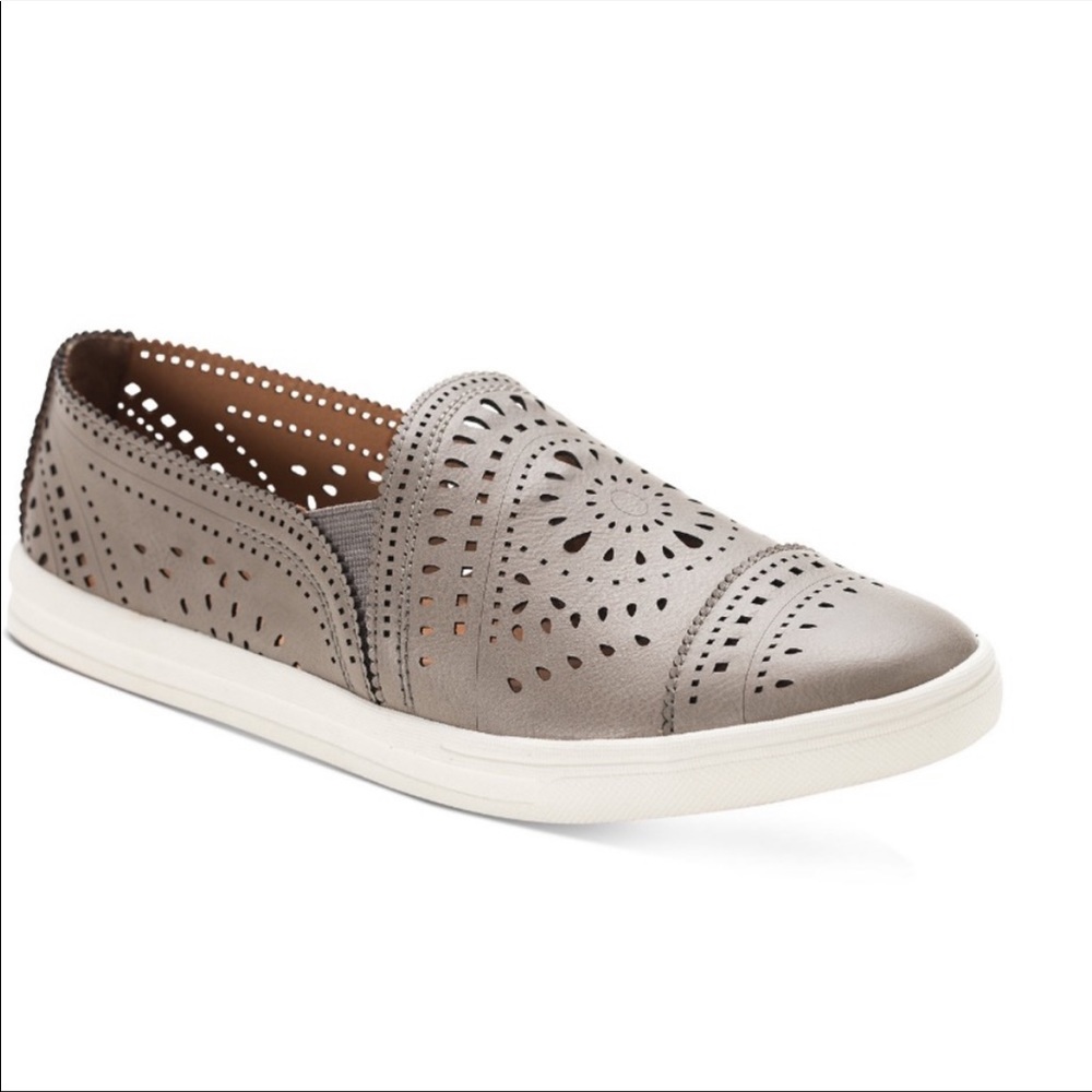 American Rag Women’s Shannen Slip-On sneakers